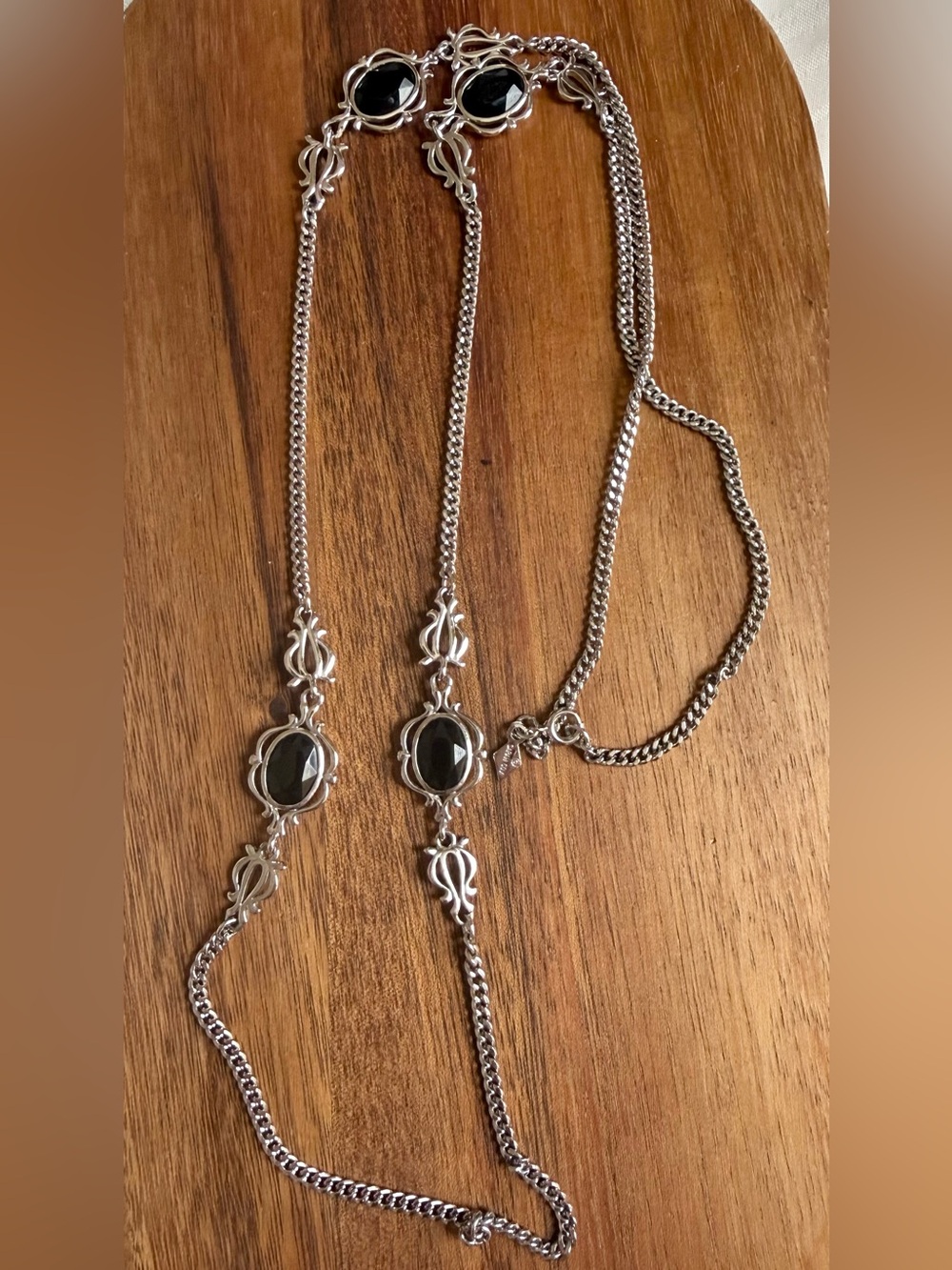 VTG Sarah Coventry Silver-Tone Necklace with Black Stations Cabochons Long
